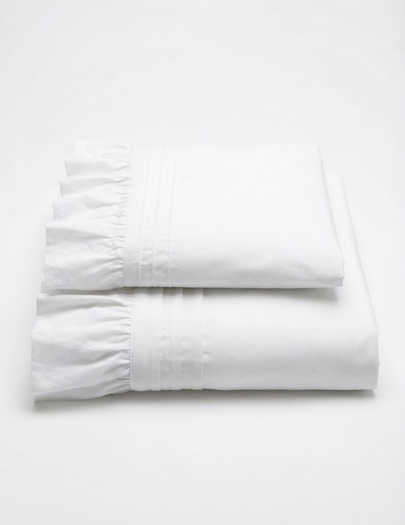 Flat sheet set | One Side Ruffle | 30 CM HIGH (300 THREAD COUNT)