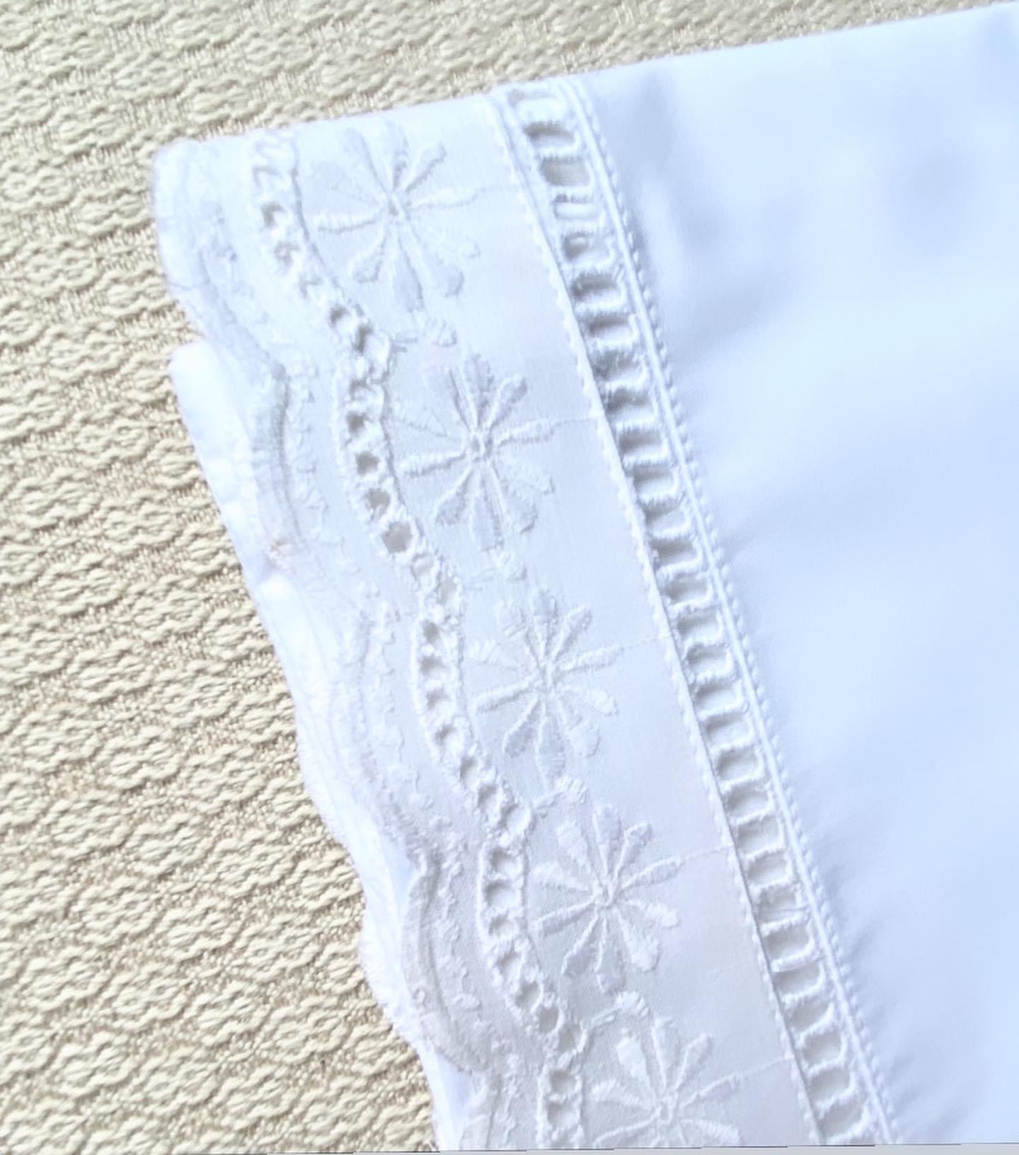 Flat sheet set | Lace Ends | 30 CM HIGH (300 THREAD COUNT)